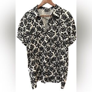 APT 9 Blouse Size 3XL Black & White Floral Print 3% Spandex Short Sleeve Shirt